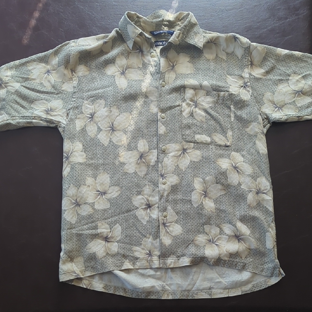 Nautica Green and Cream Silk Casual Button Down Shirt